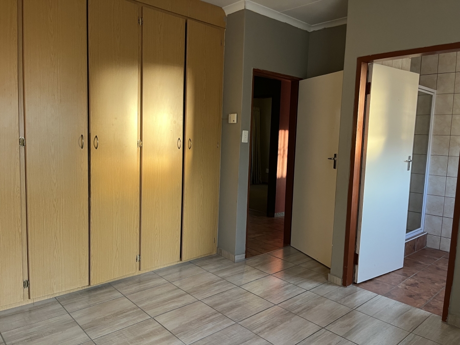 3 Bedroom Property for Sale in Waterval East North West